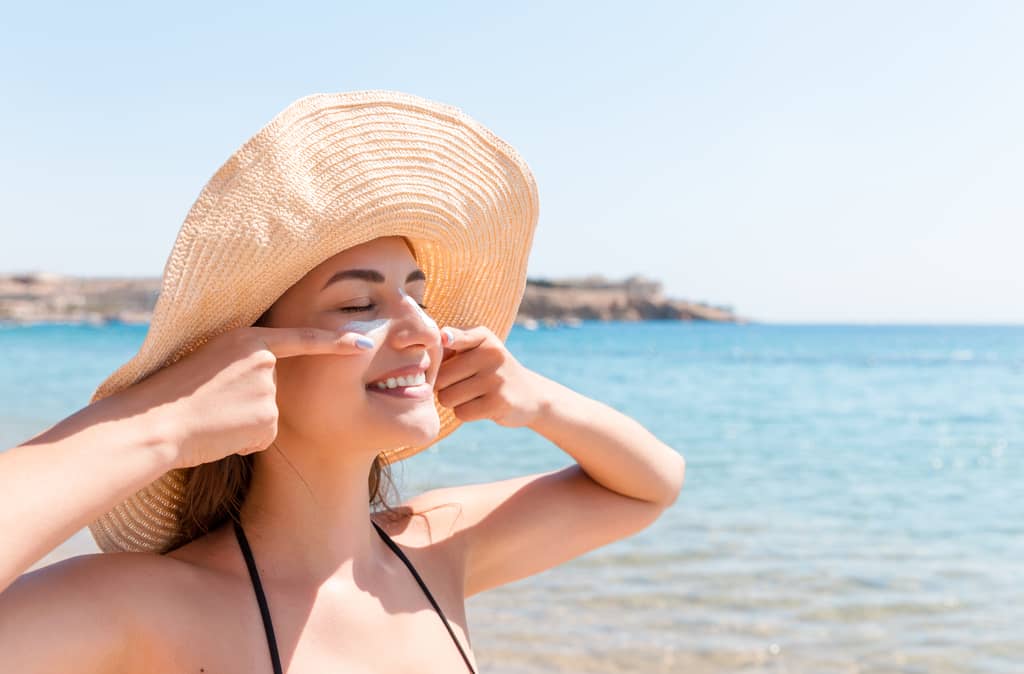 Here’s Why Maximum Sun Protection = Sunscreen + Vitamin C